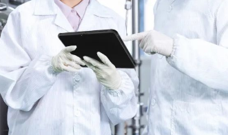 東集Seuic這款Windows系統的輕薄型工業平板，實力助推藥廠降本增效